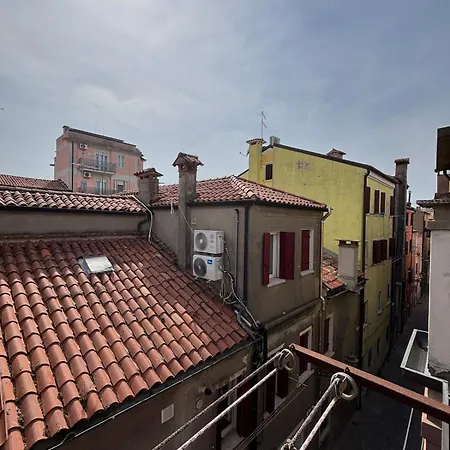 Casetta Violetta Historic House Duomo Apartamento *